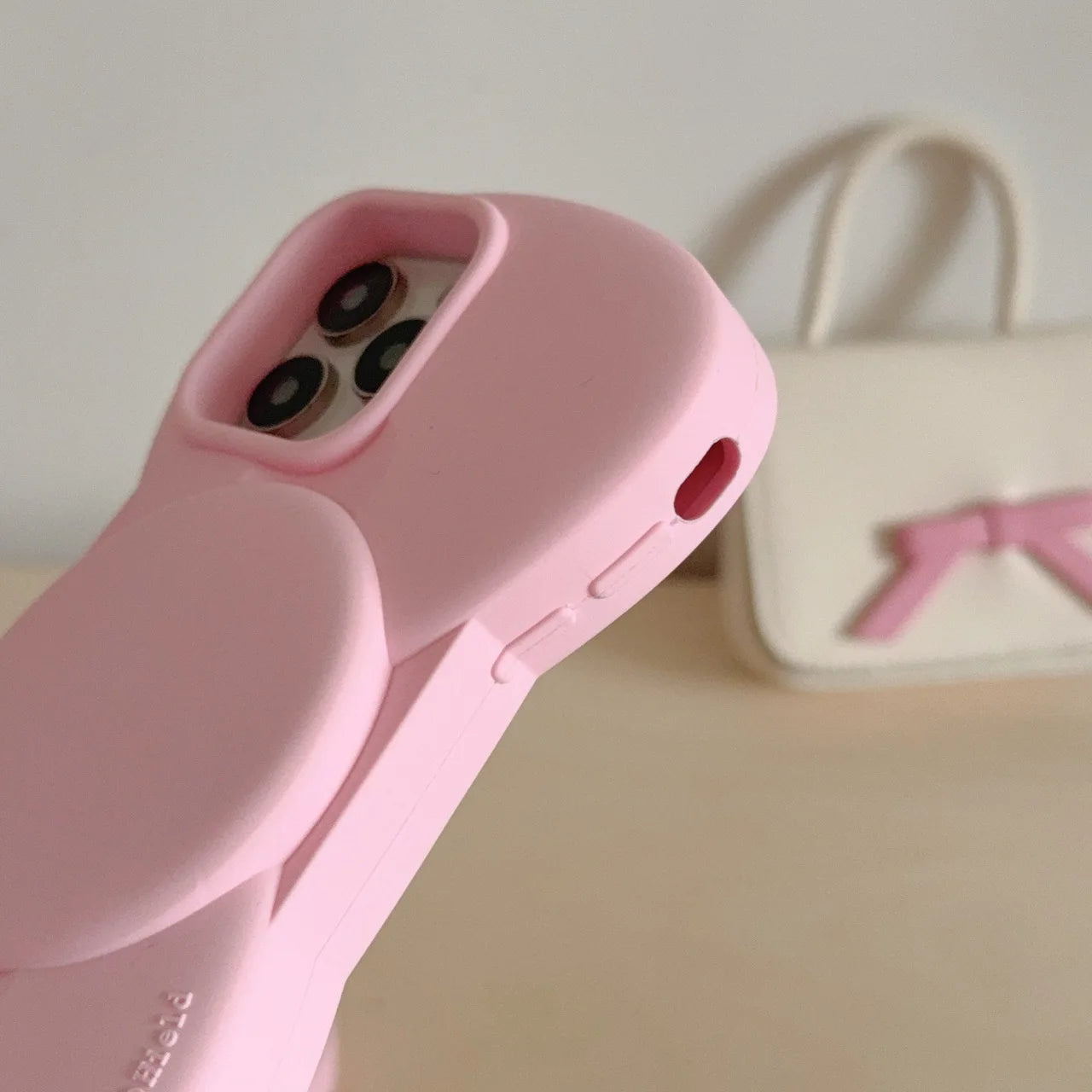 High Quality Silicone Phone Case, 3D Bowtie Soft Silicone Phone Case, Shock-proof Resistant and Anti-scratch Phone Case