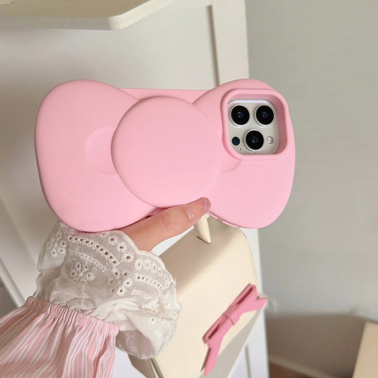 High Quality Silicone Phone Case, 3D Bowtie Soft Silicone Phone Case, Shock-proof Resistant and Anti-scratch Phone Case